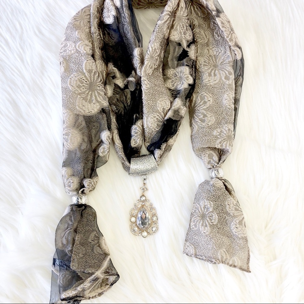 ✨Eyanatia Pashmina Jewelry Scarf ✨